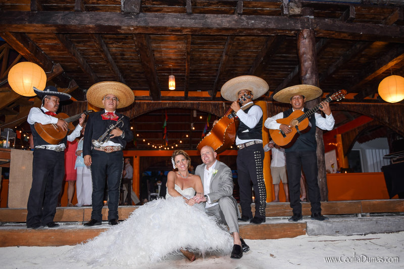 Bride and groom with Mexican band